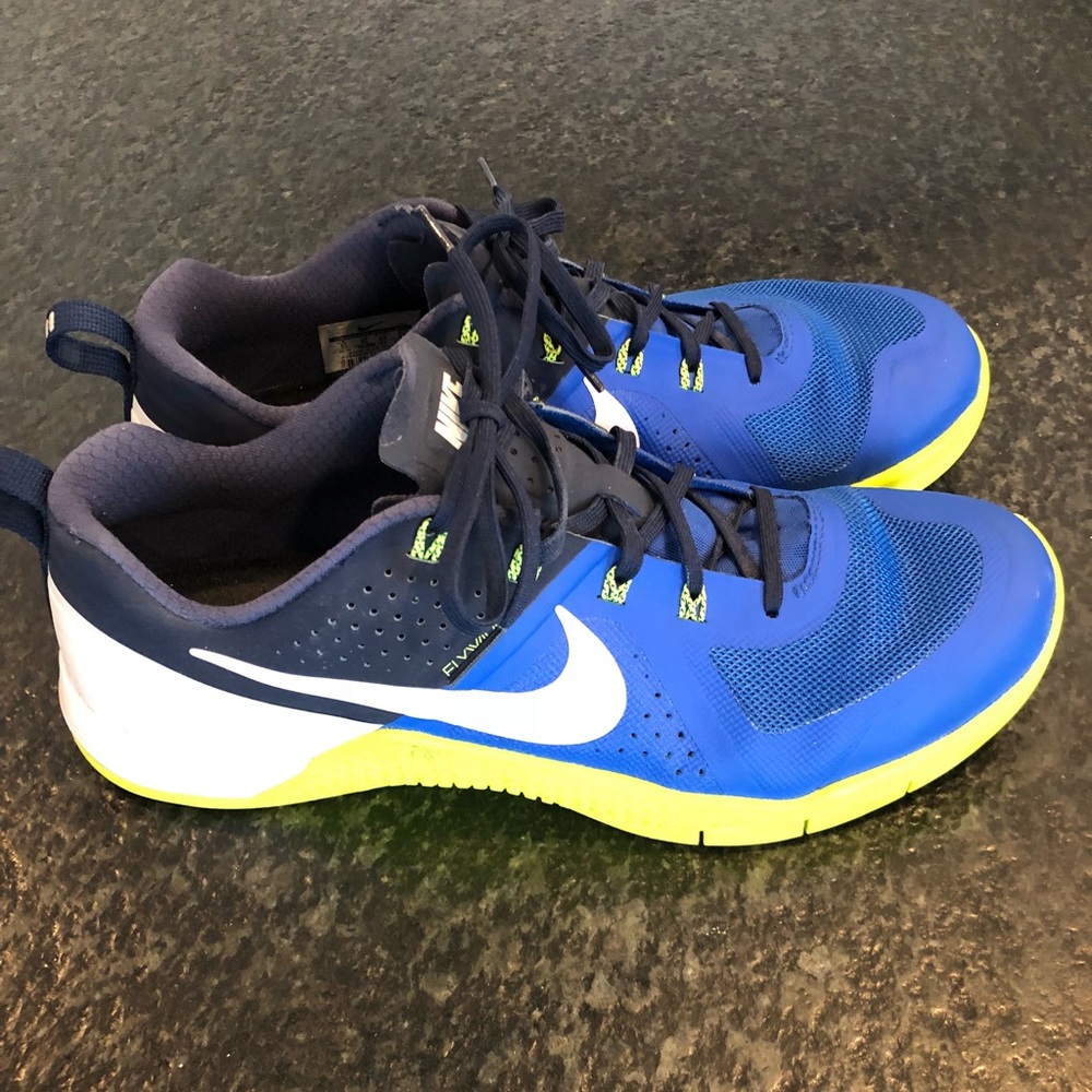 Nike Metcon 1 Cross Trainers